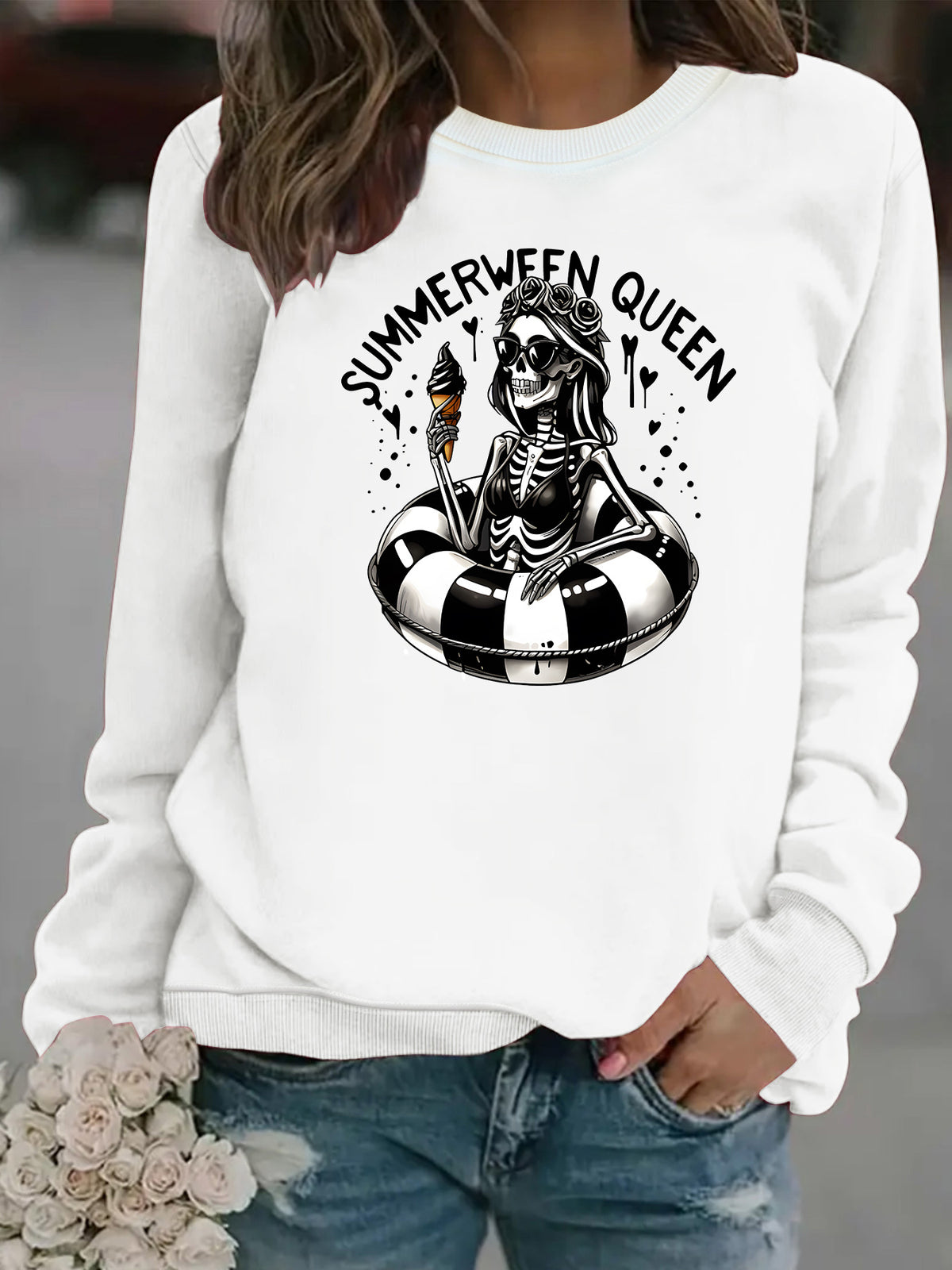 Csontvázmintás női pulóver „Summerween Queen” felirattal