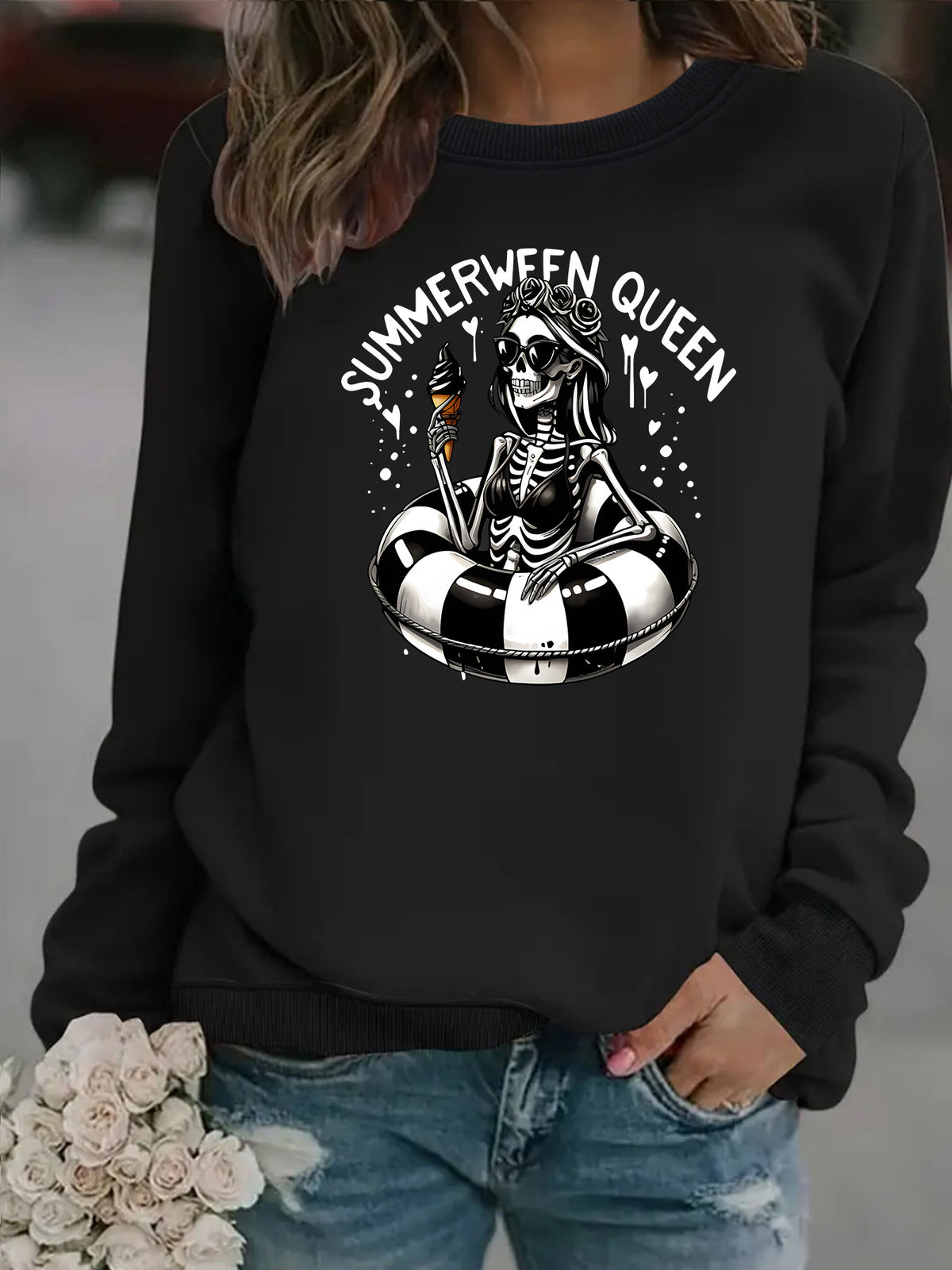 Csontvázmintás női pulóver „Summerween Queen” felirattal